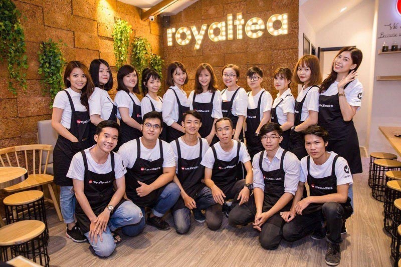 Làm thế nào để mẫu đồng phục quán café nổi bật, thu hút? 4 Đồng phục mang đến sự chuyên nghiệp cho quán café