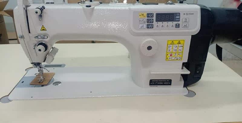 Giá của máy may công nghiệp điện tử cao hơn nhiều so với máy may cơ