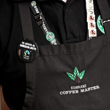 mẫu tạp dề đen của Starbucks