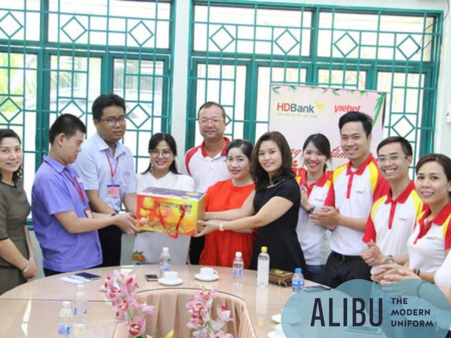 Đồng phục HDBank 2022: Độc lạ nhưng có tốt? 7 Áo thun đồng phục HDBank