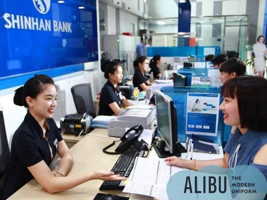 Đồng phục Shinhan Bank trong công sở dành cho nữ giao dịch viên