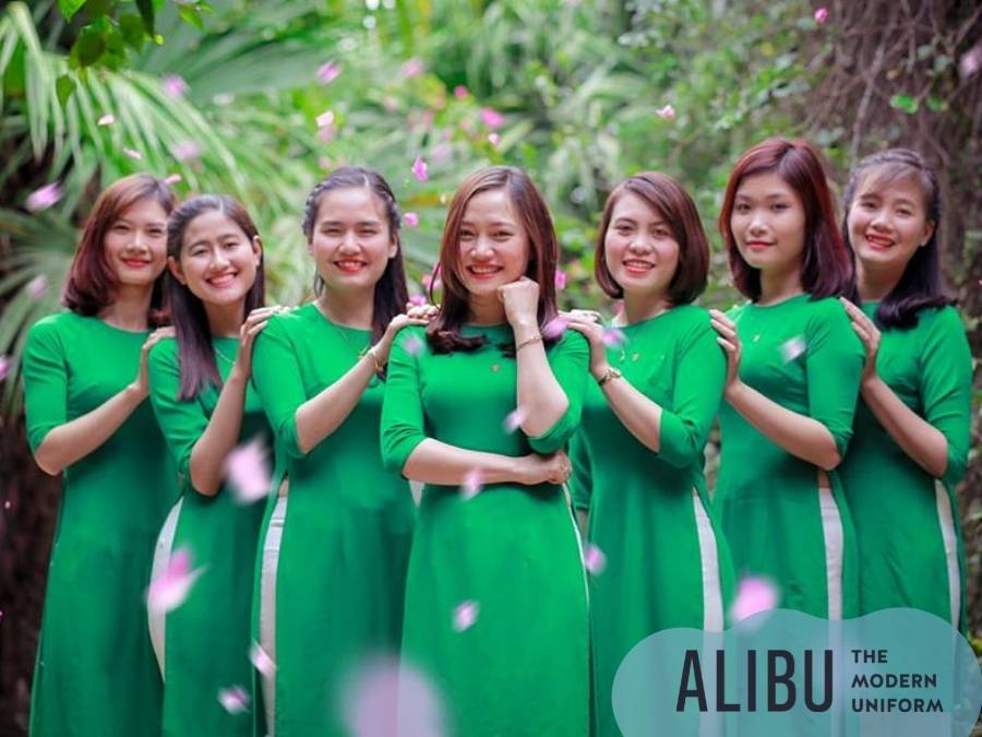 Đồng phục VPBank 2022: Tư duy thiết kế Hiện đại và hợp Mốt 7 Áo dài đồng phục VPBank