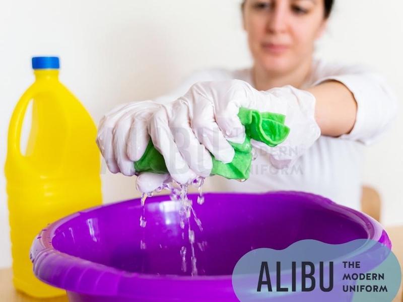 6 Cách Tẩy Vết Dầu Nhớt Trên Áo Quần Hiệu Quả Nhất 5 Cách tẩy sạch vết dầu nhớt trên quần áo bằng thuốc tẩy chuyên dụng Alibu