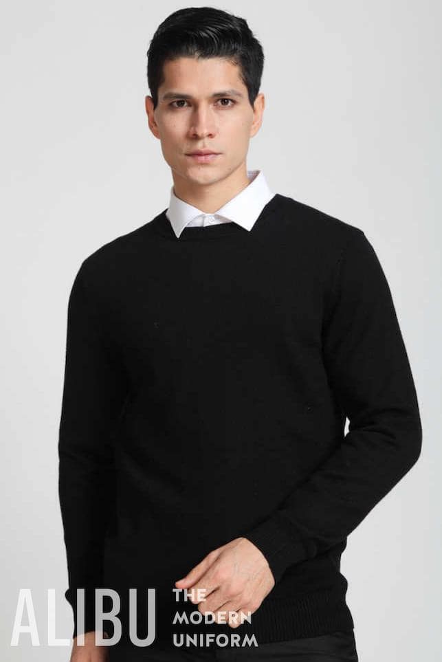 Mix áo sơ mi và áo len chui đầu